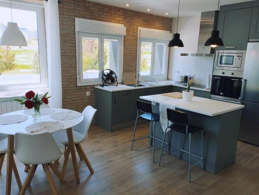 Precioso Apartamento En Pamplona Junto Al Centro Exterior foto